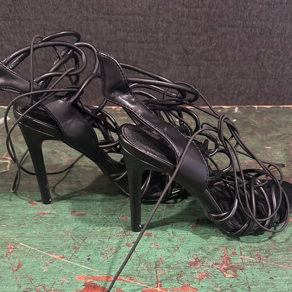VENUS Black Strappy Heels - Picture 3 of 3